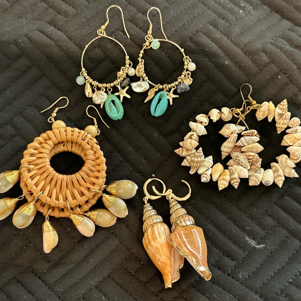 Beach Natural Shells and Hoop Earrings Set